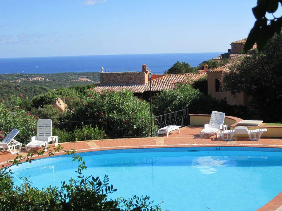 Con Piscina - Appartamentiflarida